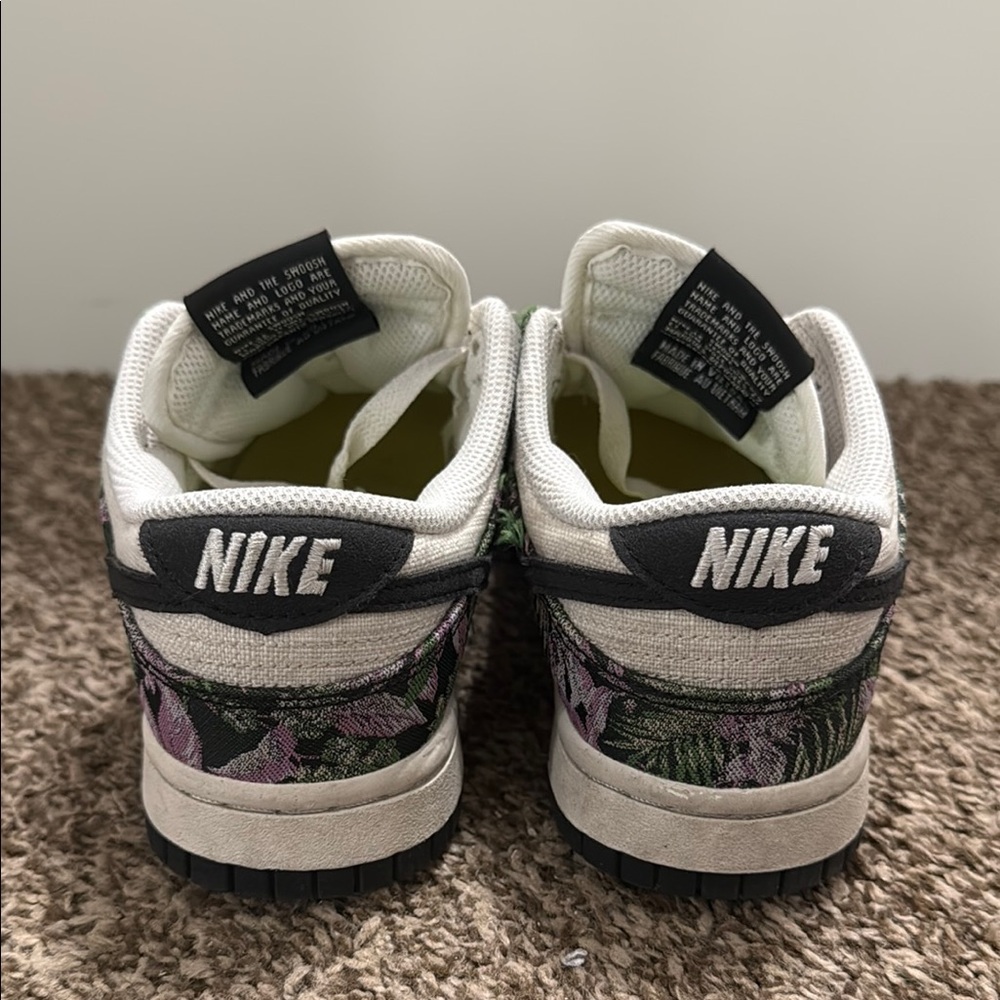 Nike Floral Dunk Low - Picture 3 of 4